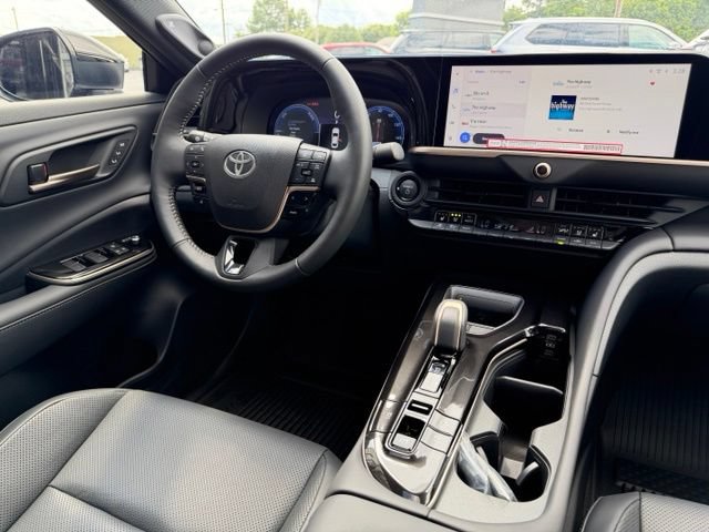 Used 2026 Toyota Crown AWD/4WD image 9