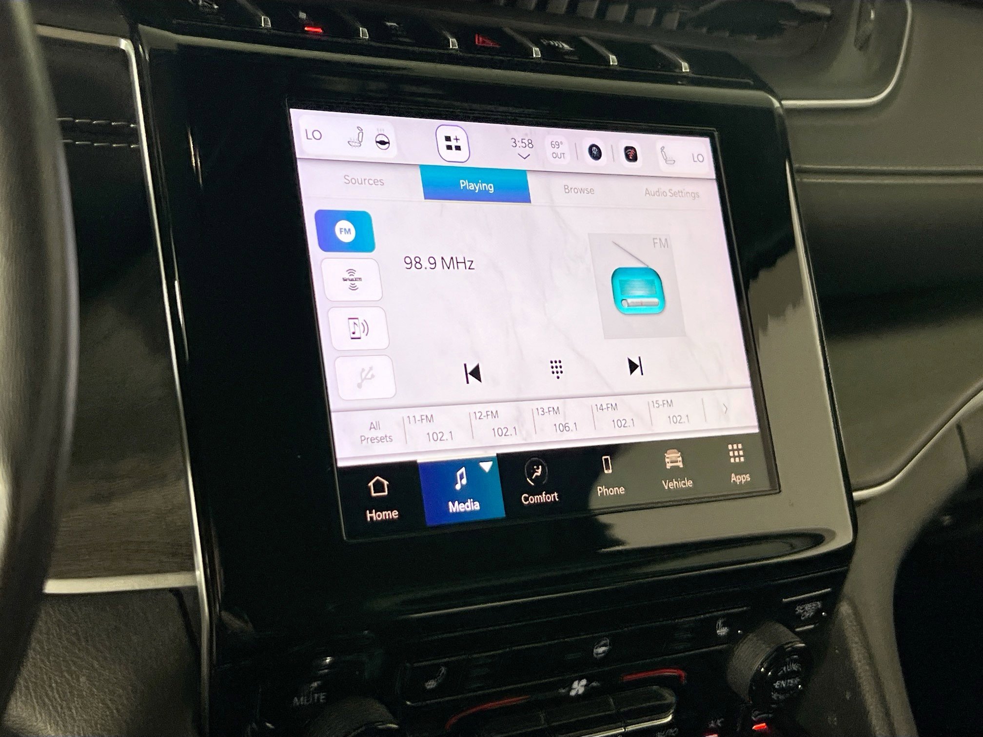 Used 2022 Jeep Grand Cherokee Limited image 13