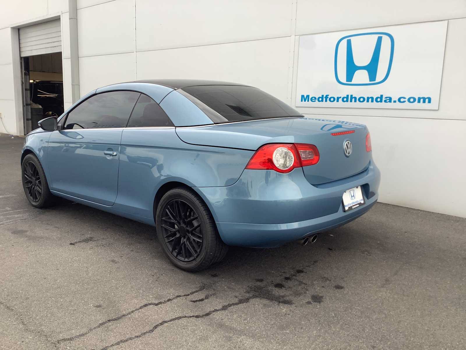 Used 2009 Volkswagen Eos Lux FWD image 4