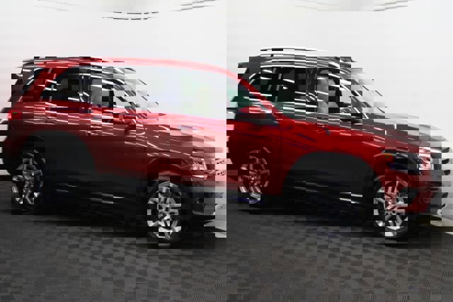 Used 2021 Mercedes-Benz GLB 250 4MATIC w/ Premium Package image 3