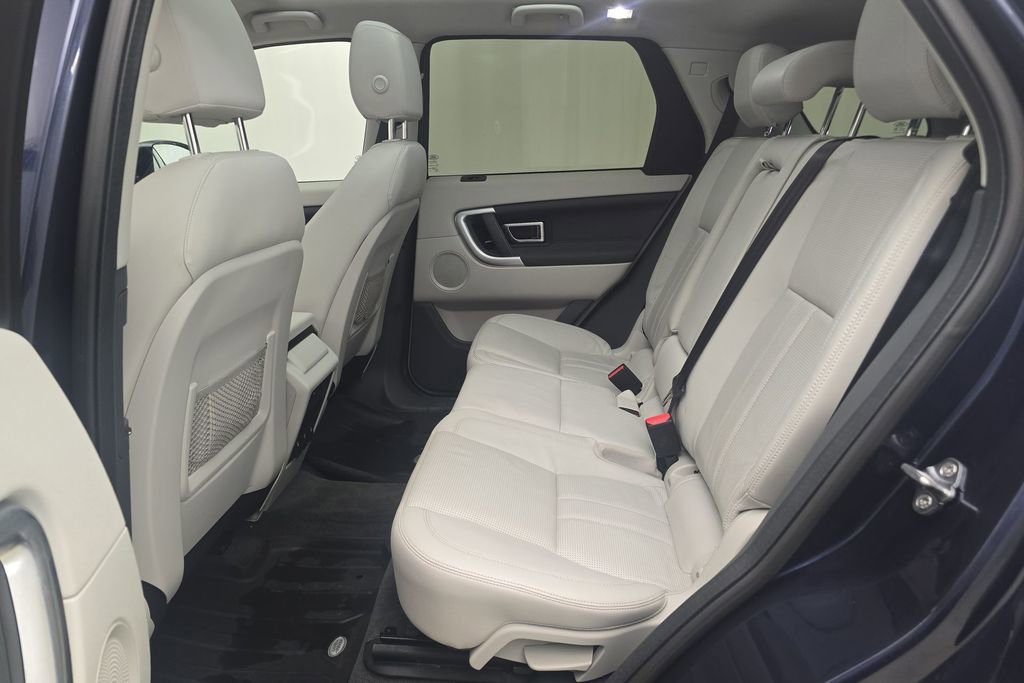 Used 2017 Land Rover Discovery Sport HSE image 24