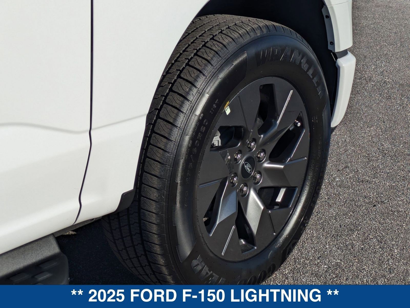 New 2025 Ford F150 Lightning Lariat image 13
