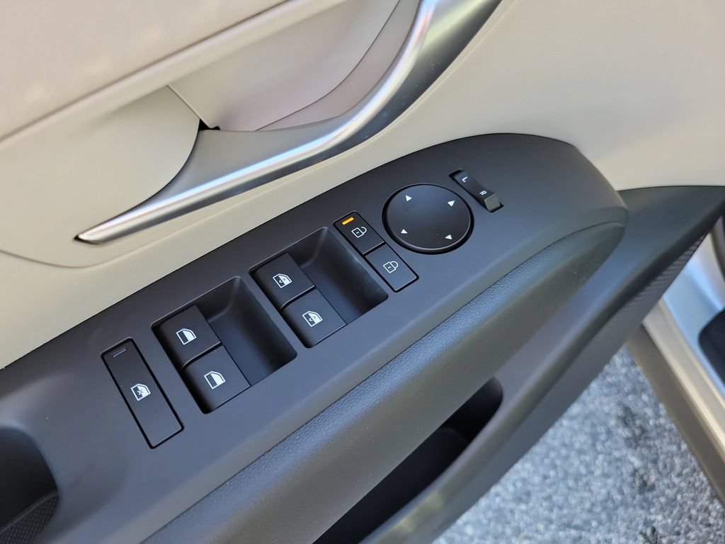 Used 2026 Hyundai Tucson SEL FWD image 12