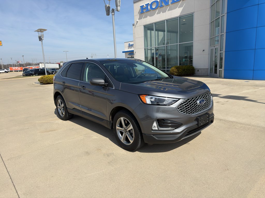 Used 2024 Ford Edge SEL w/ Convenience Package AWD/4WD image 3