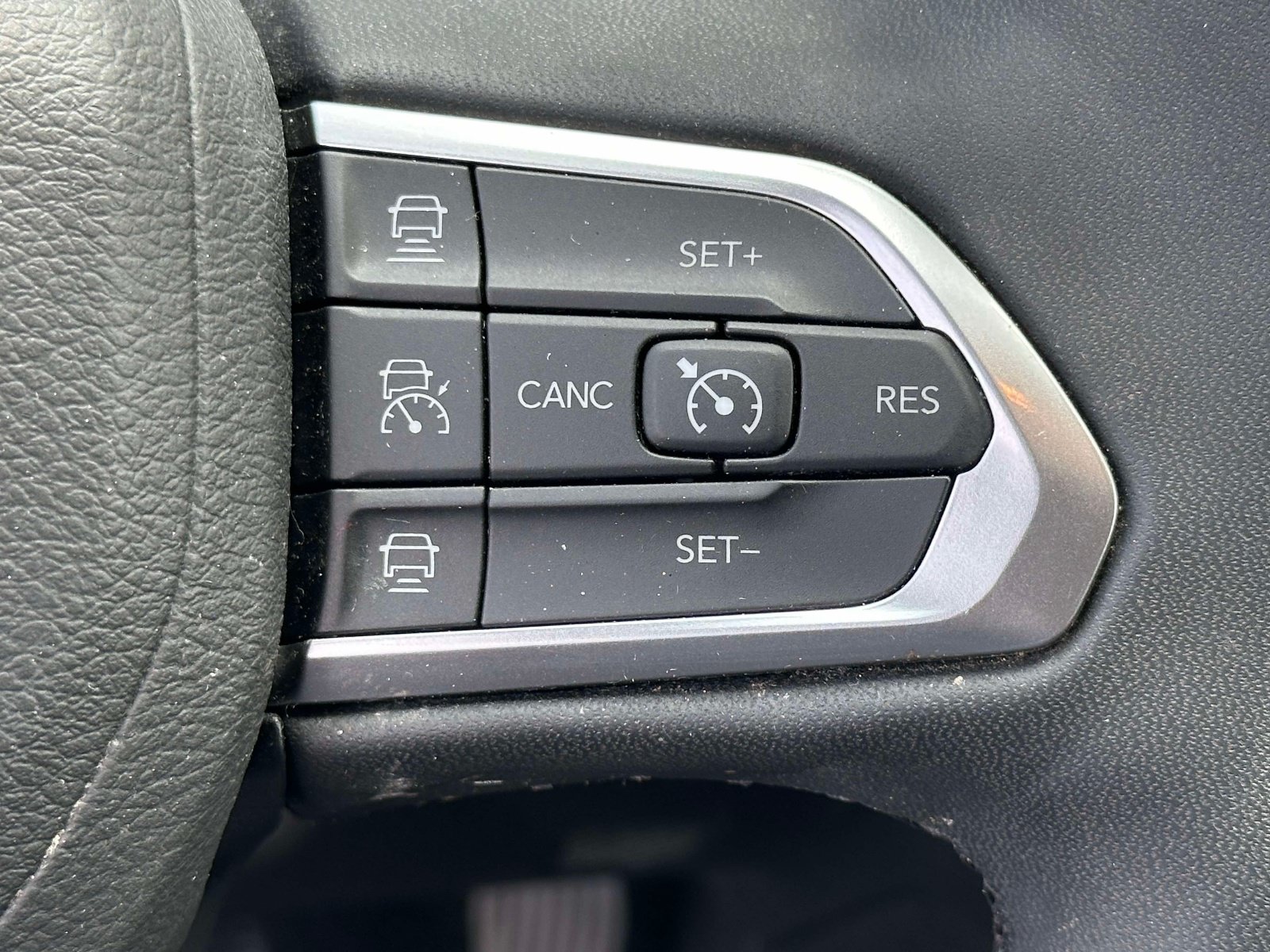 Used 2025 Jeep Compass Limited AWD/4WD image 23