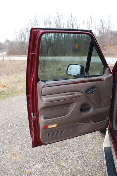 Used 1996 Ford Bronco Eddie Bauer image 9