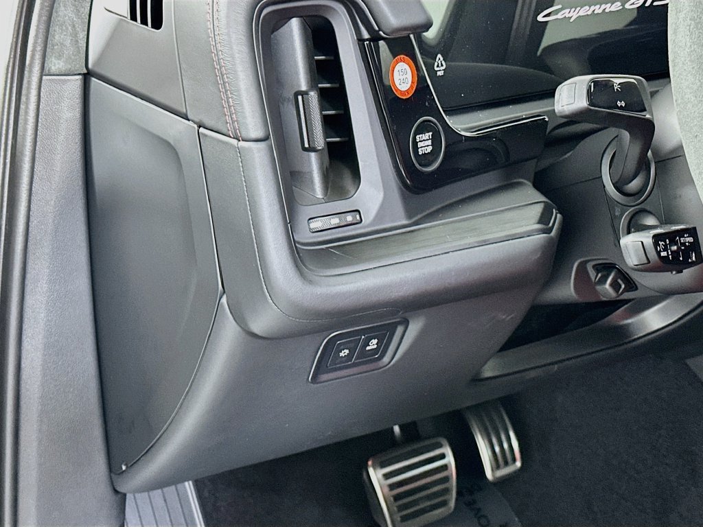 New 2026 Porsche Cayenne GTS AWD/4WD image 11