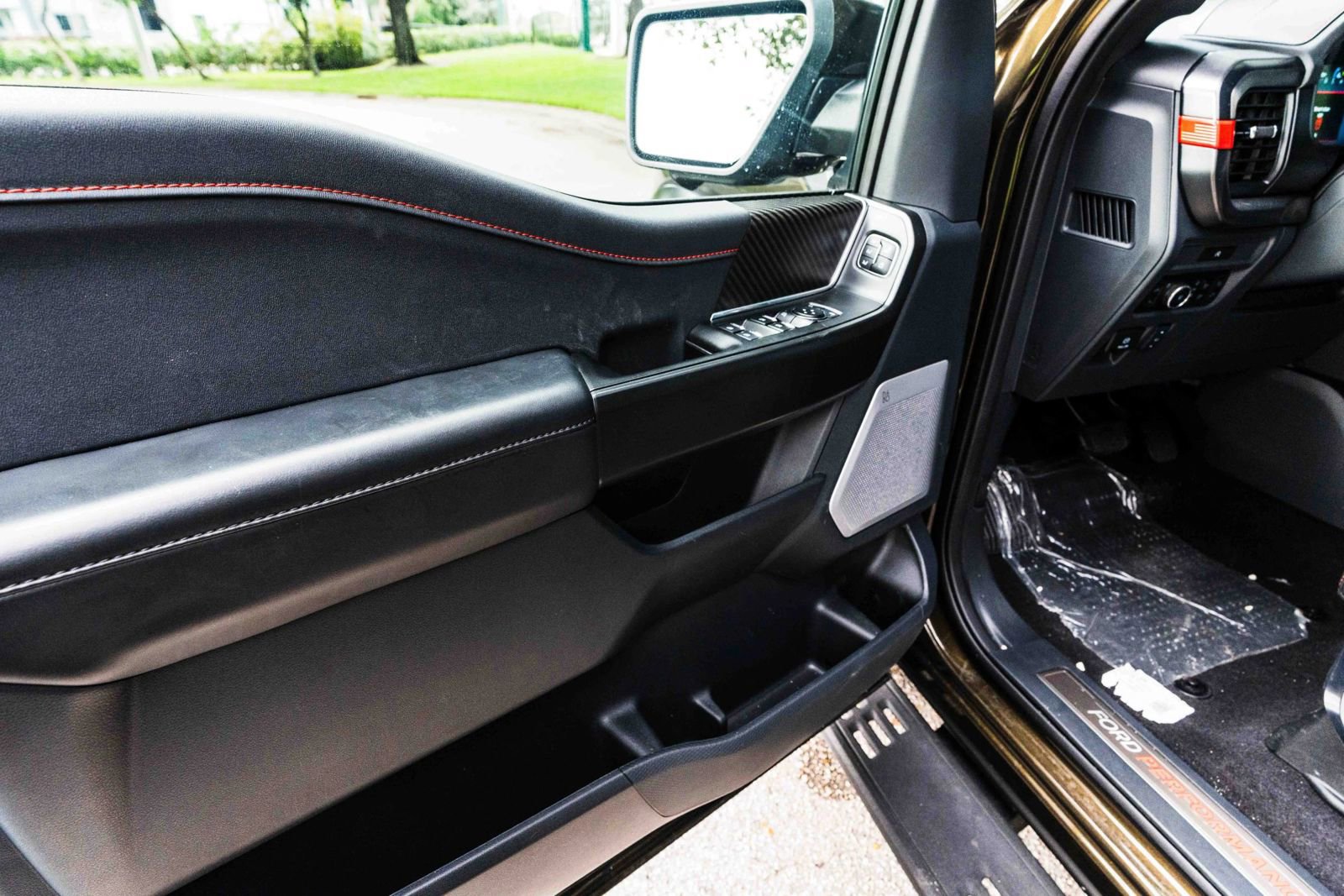 Used 2025 Ford F150 Raptor AWD/4WD image 35