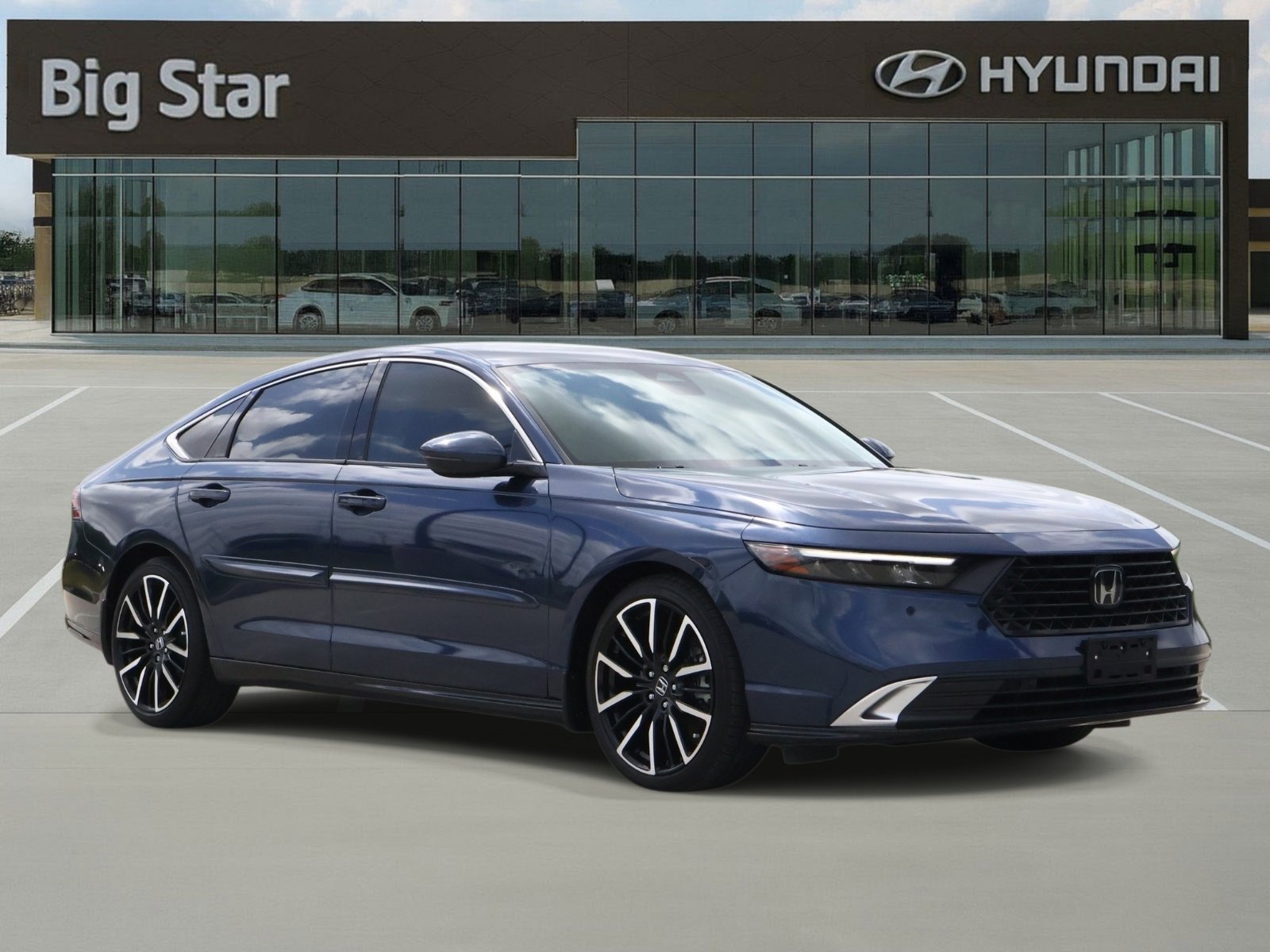 Used 2023 Honda Accord Touring image 6