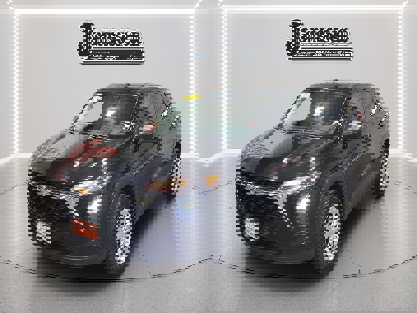 Used 2024 Chevrolet Trax LS w/ Driver Confidence Package image 1