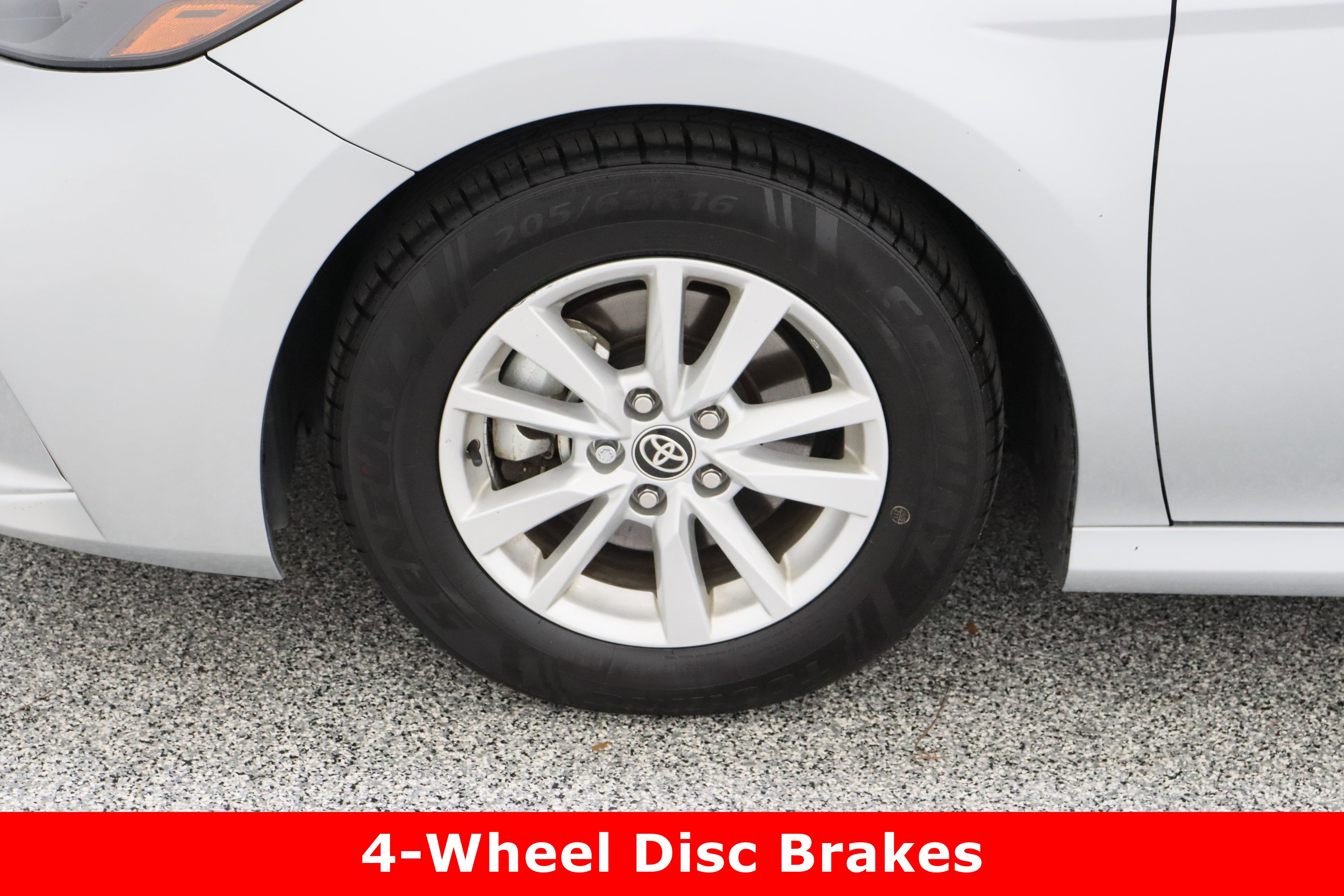 Used 2025 Toyota Camry LE FWD image 11