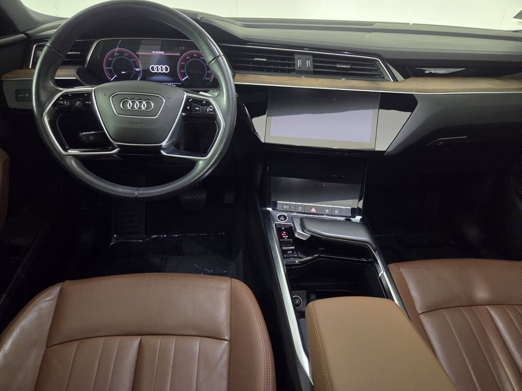 Used 2022 Audi e-tron Premium AWD/4WD image 24