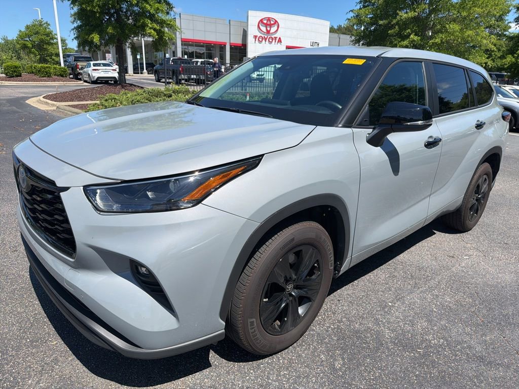 Used 2024 Toyota Highlander LE