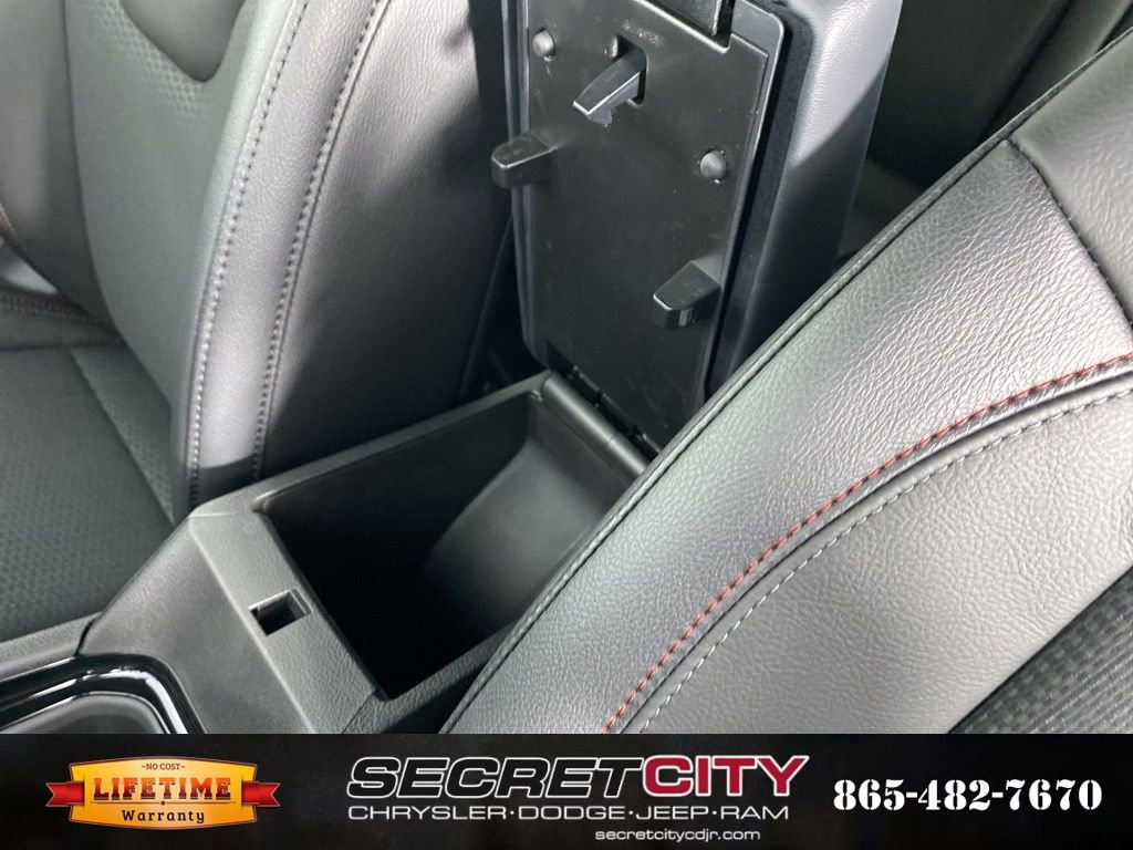 New 2026 Jeep Compass Trailhawk w/ Sun, Sound & Navigation Group image 25