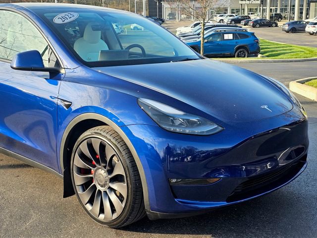 Used 2023 Tesla Model Y Performance image 2