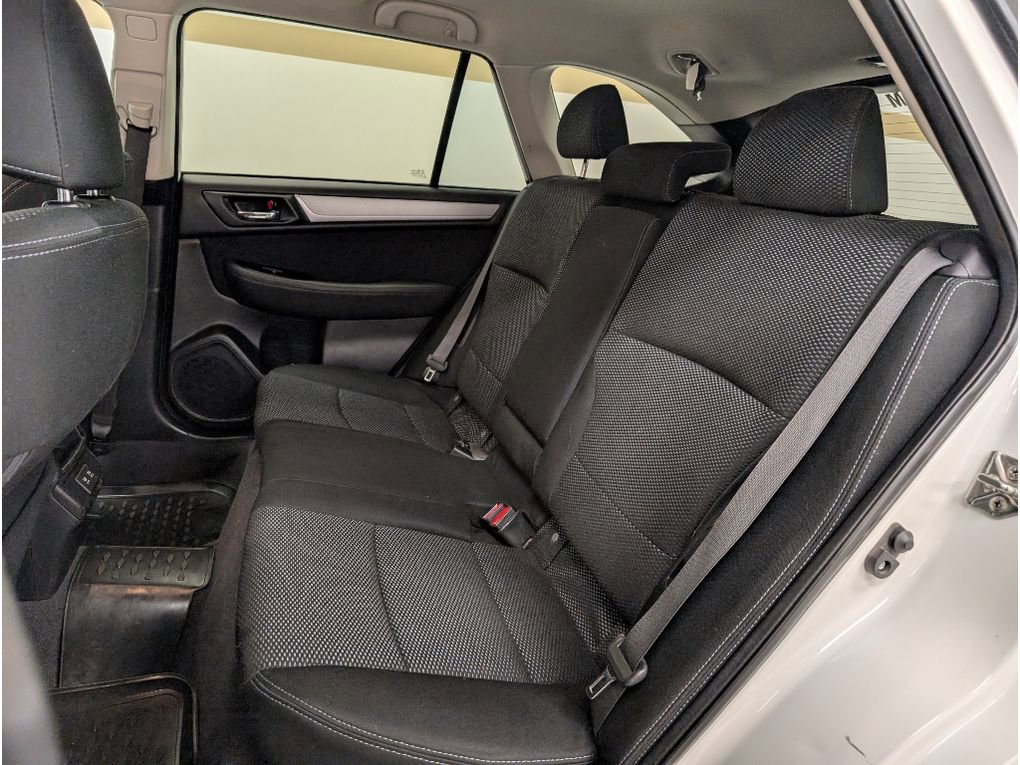 Used 2019 Subaru Outback 2.5i Premium image 16