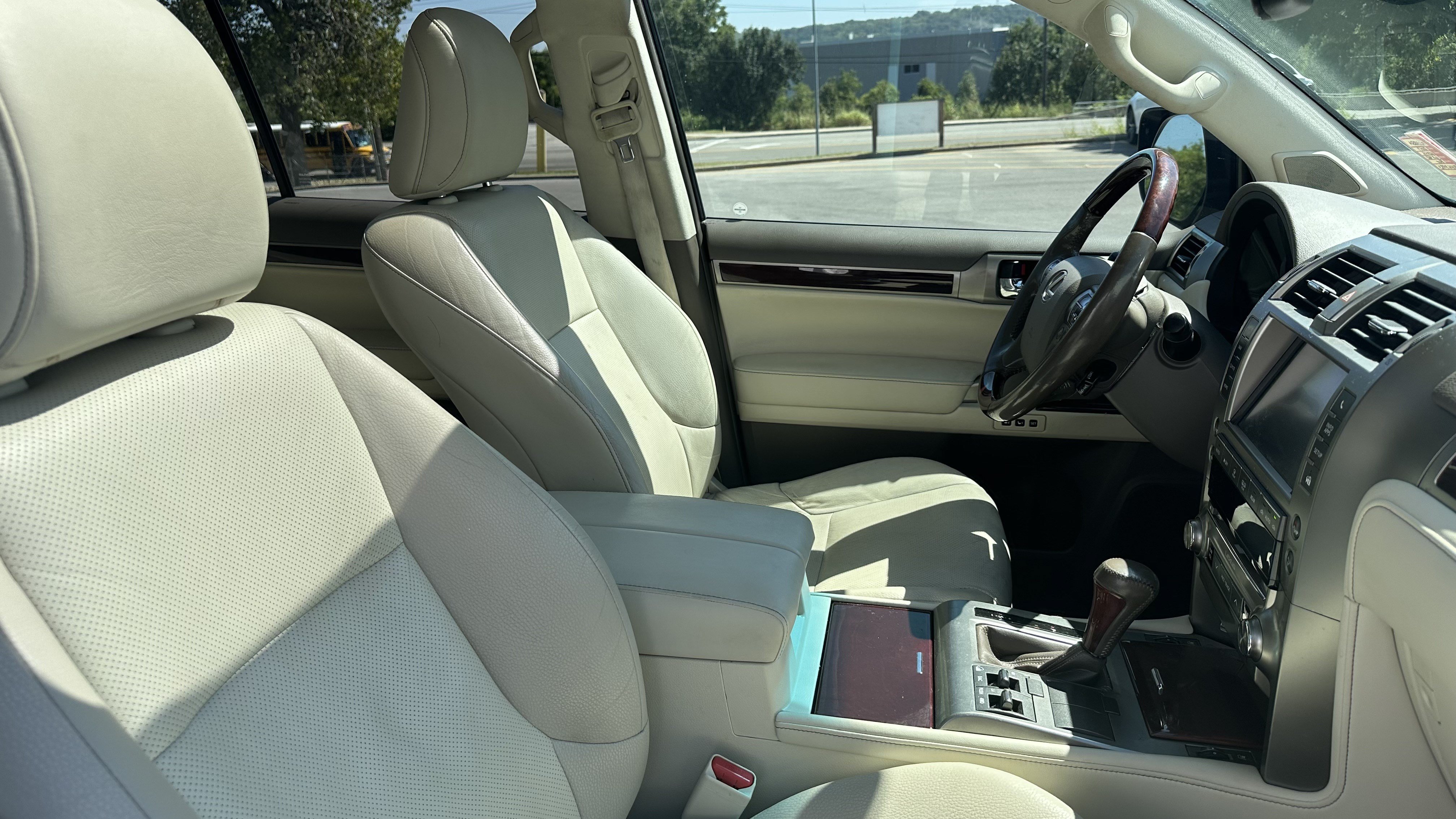 Used 2017 Lexus GX 460 Premium w/ Premium Package AWD/4WD image 33