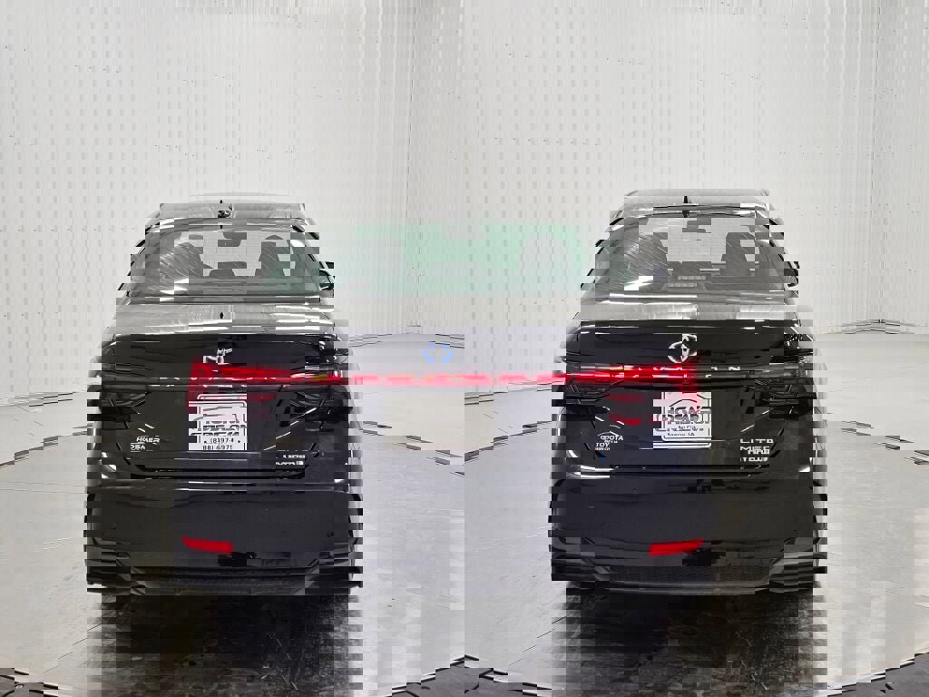 Used 2021 Toyota Avalon Limited w/ Advanced Safety Package image 32