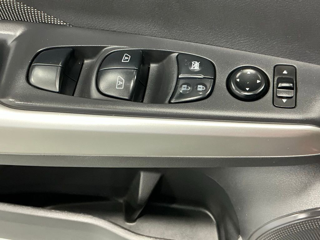 Used 2020 Nissan Kicks SV w/ Exterior Package image 30