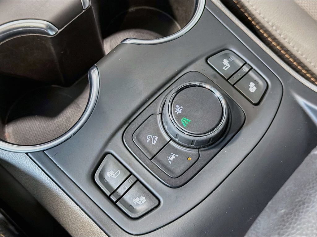 Used 2020 GMC Terrain SLT w/ Preferred Package FWD image 21
