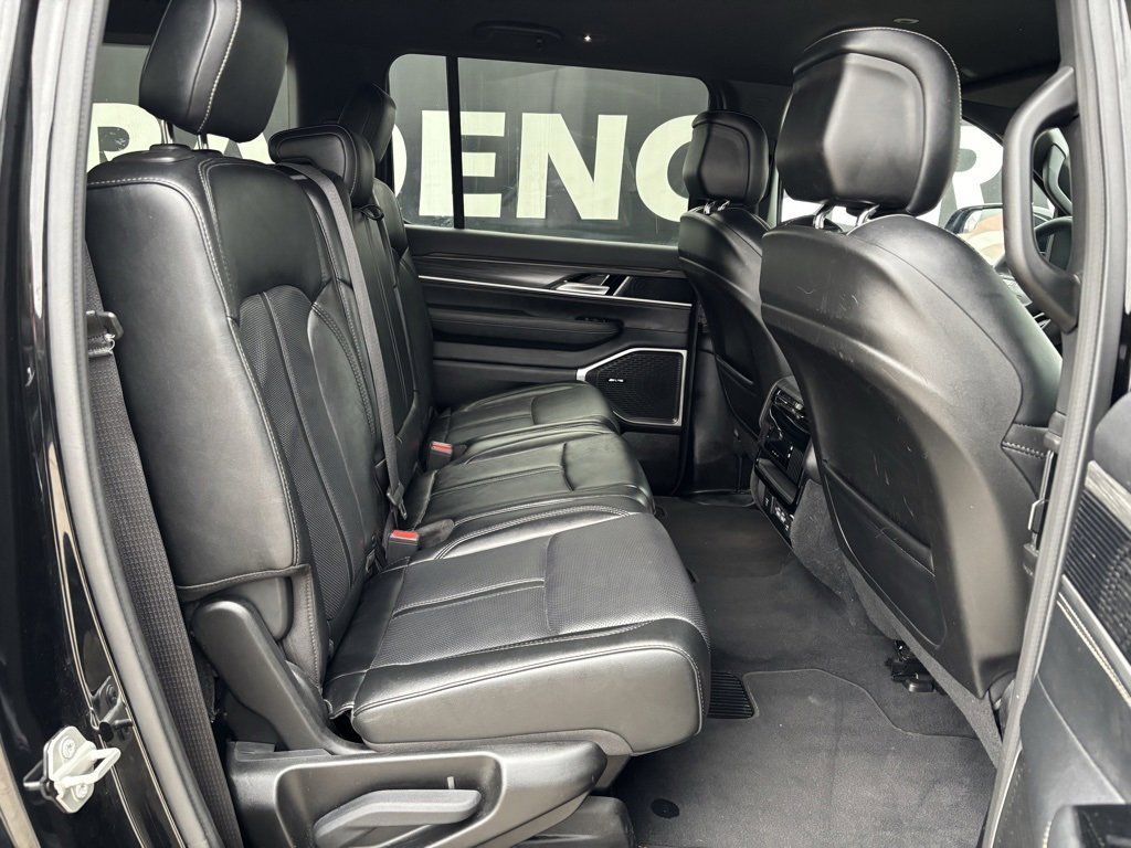 Used 2024 Jeep Wagoneer L Series II w/ Flexible Seating Group image 25