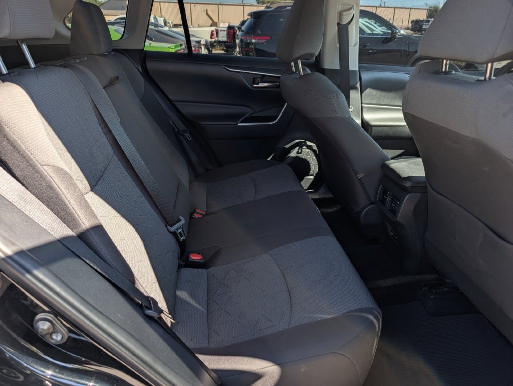 Used 2020 Toyota RAV4 XLE w/ XLE Grade Weather Package AWD/4WD image 30