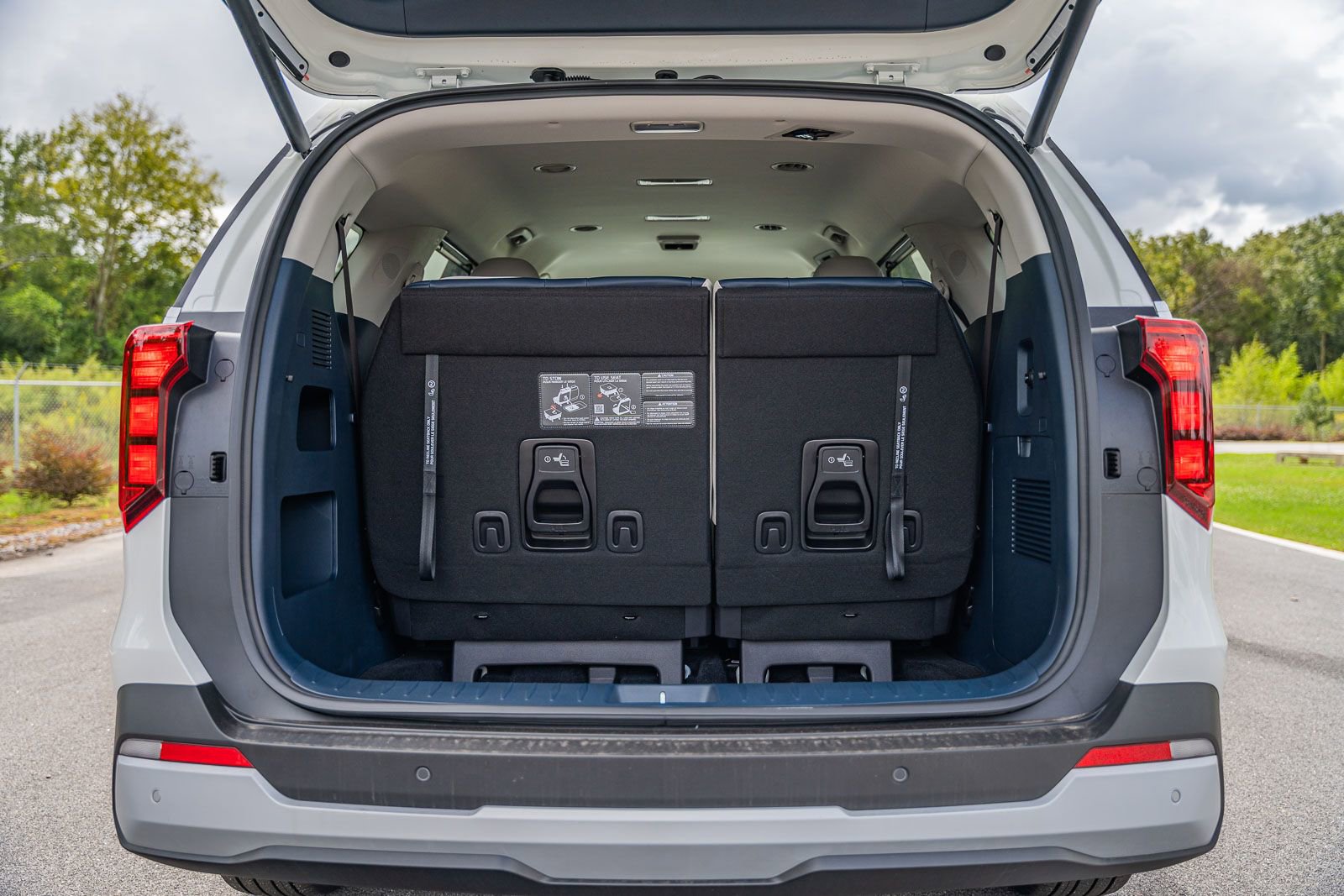 New 2026 Kia Carnival EX image 11