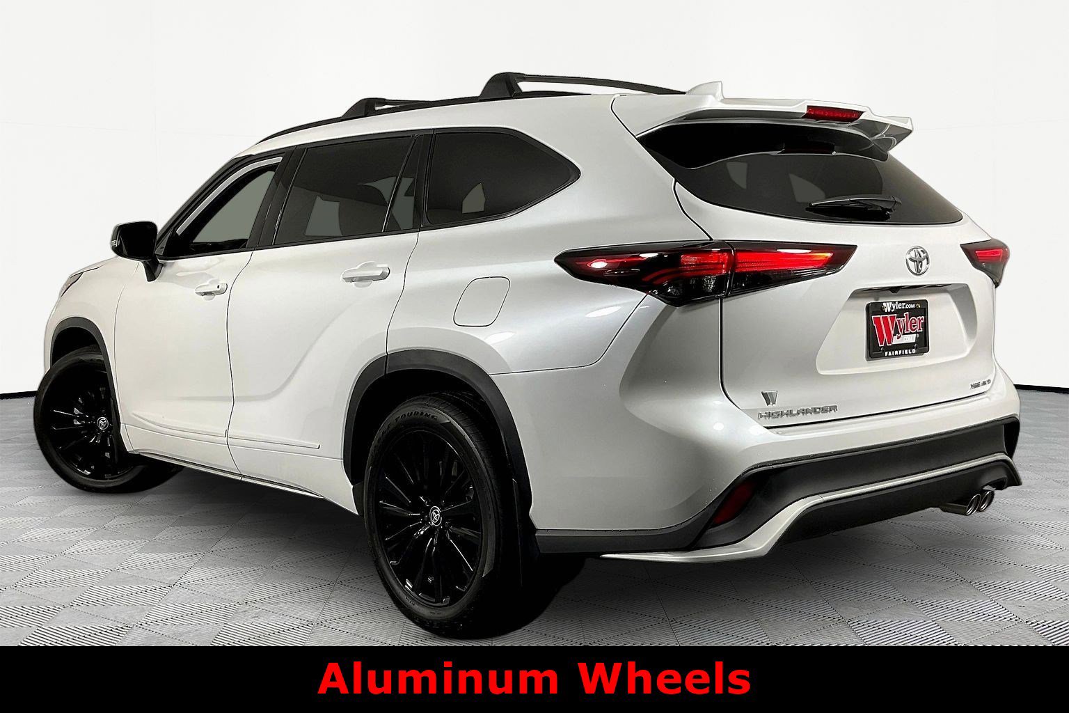 Used 2026 Toyota Highlander XSE AWD/4WD image 4