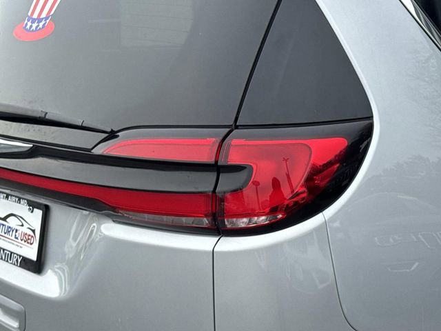 Used 2024 Chrysler Pacifica Limited image 9