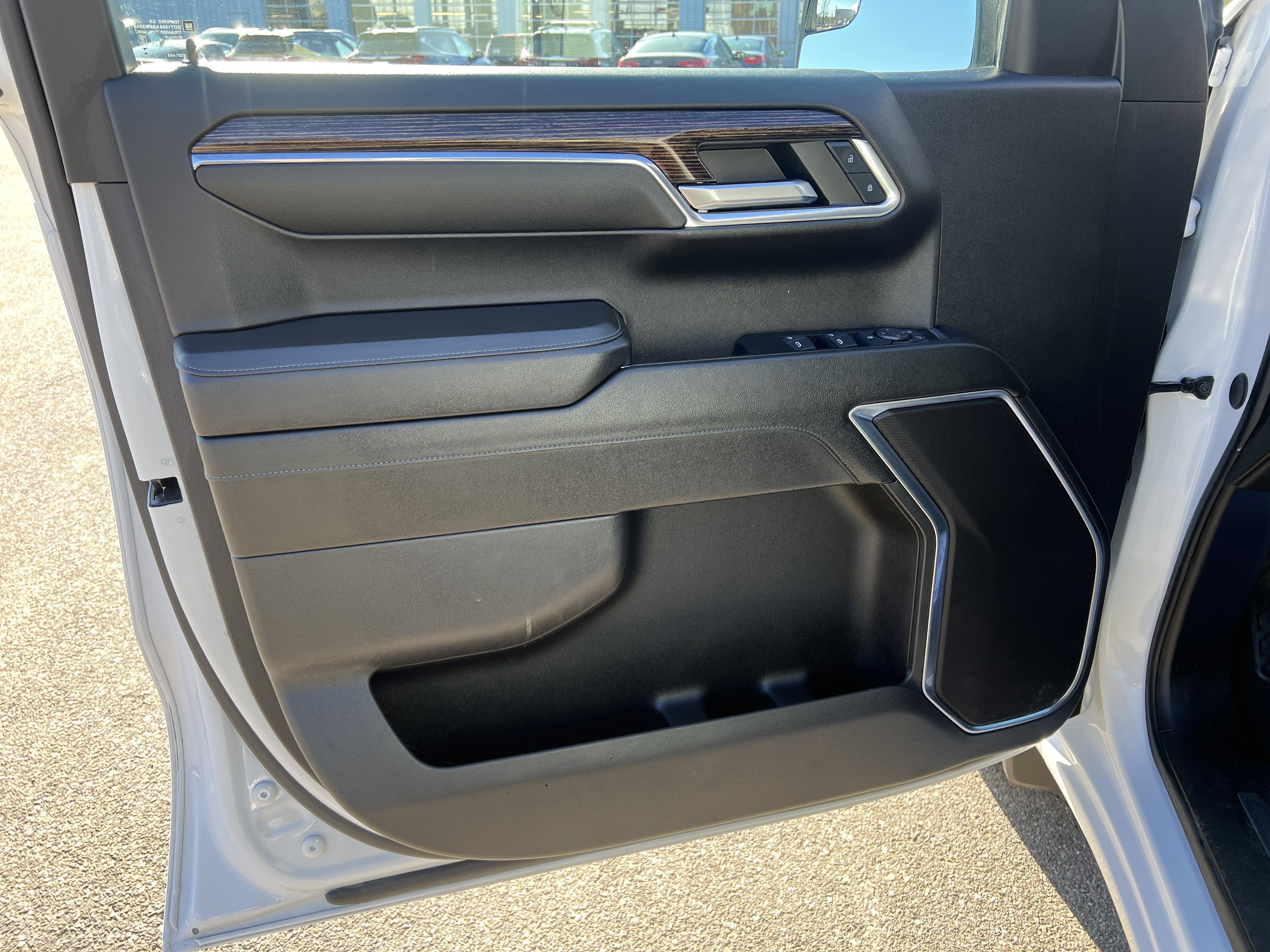 Used 2024 GMC Sierra 1500 SLE image 15