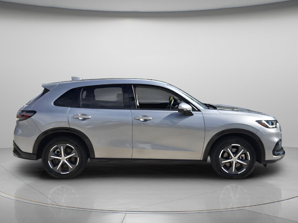 Certified 2024 Honda HR-V EX-L image 3