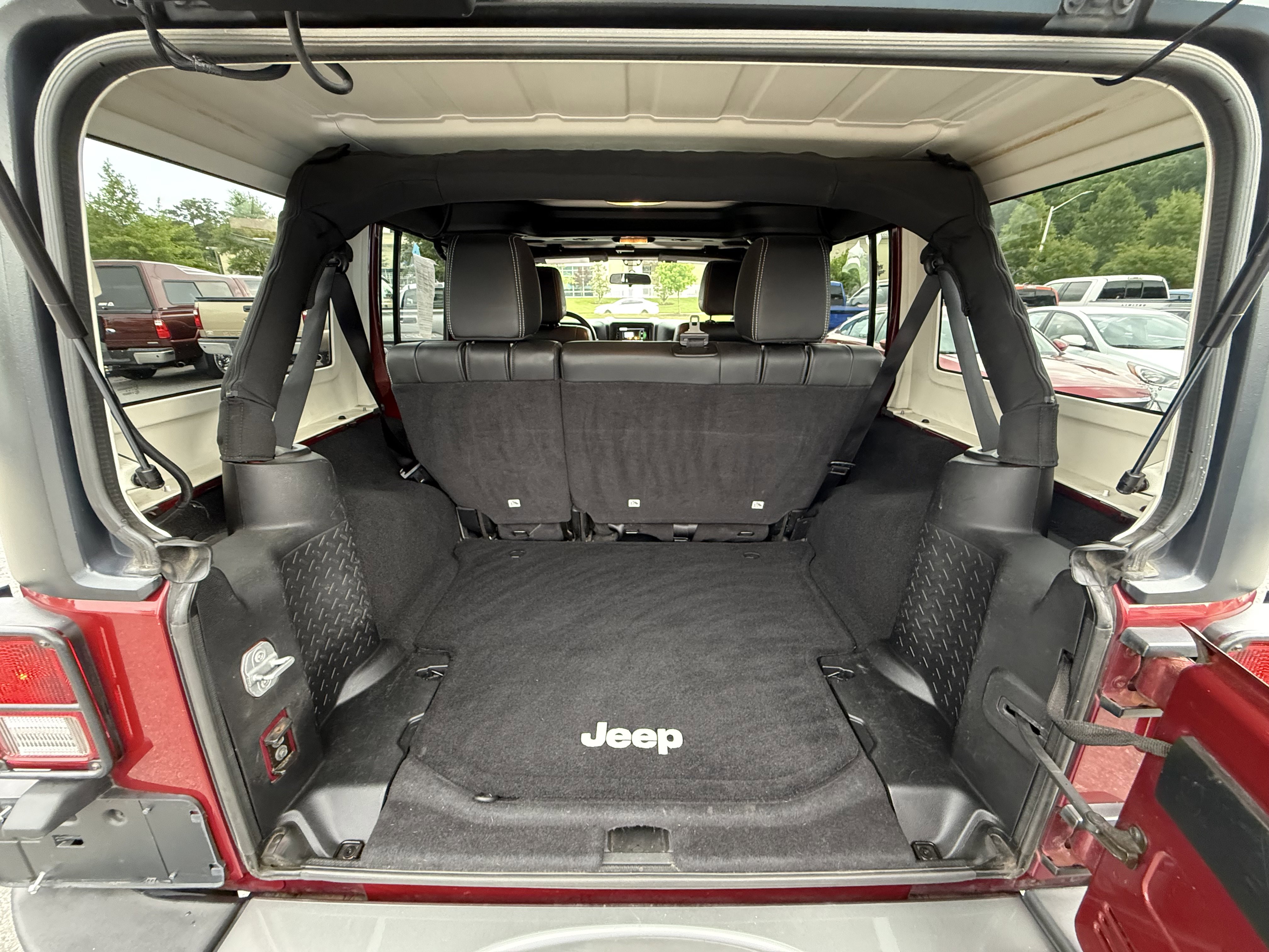 Used 2012 Jeep Wrangler Unlimited Sport AWD/4WD image 25