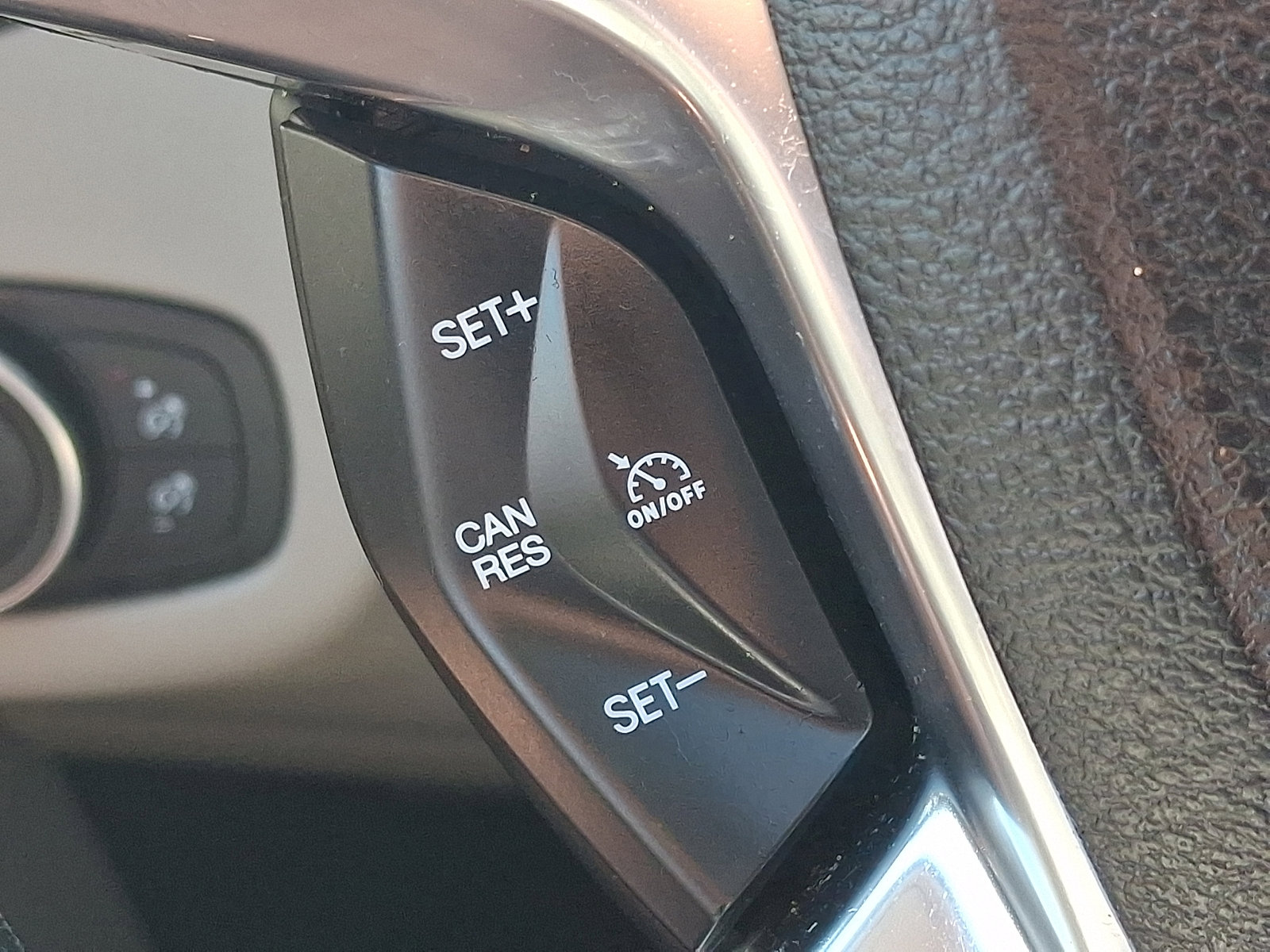 Used 2022 Ford Transit Connect XLT image 28