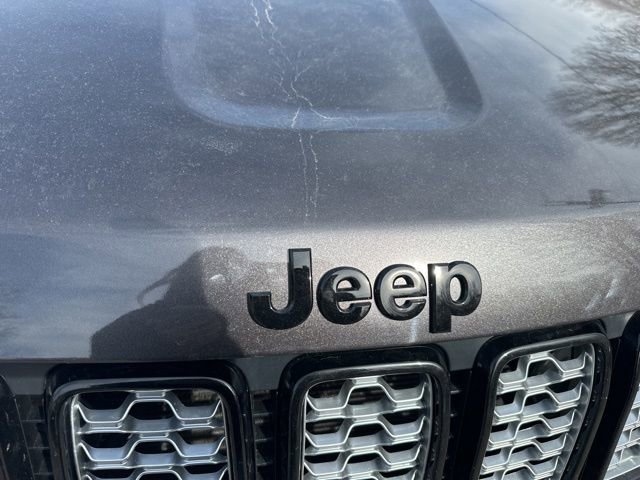 Used 2021 Jeep Grand Cherokee Laredo X image 9