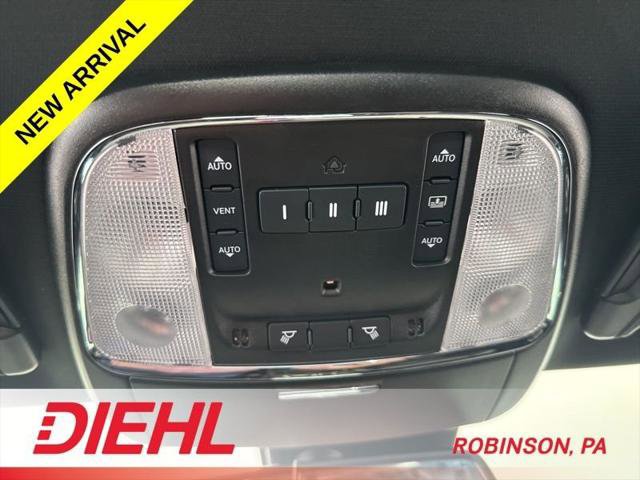 Certified 2023 Chrysler 300 C image 36