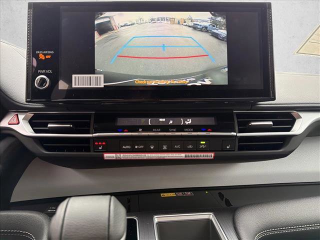 New 2026 Toyota Sienna XLE image 17