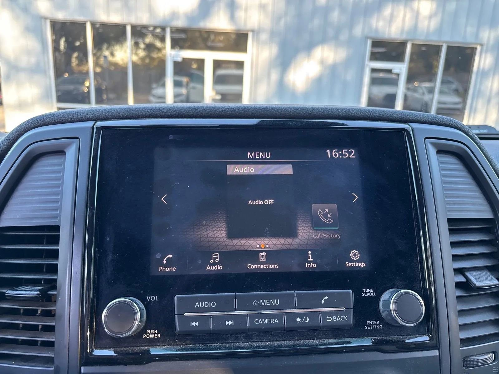 Used 2024 Nissan Titan SV w/ Accessory Utility Package image 19