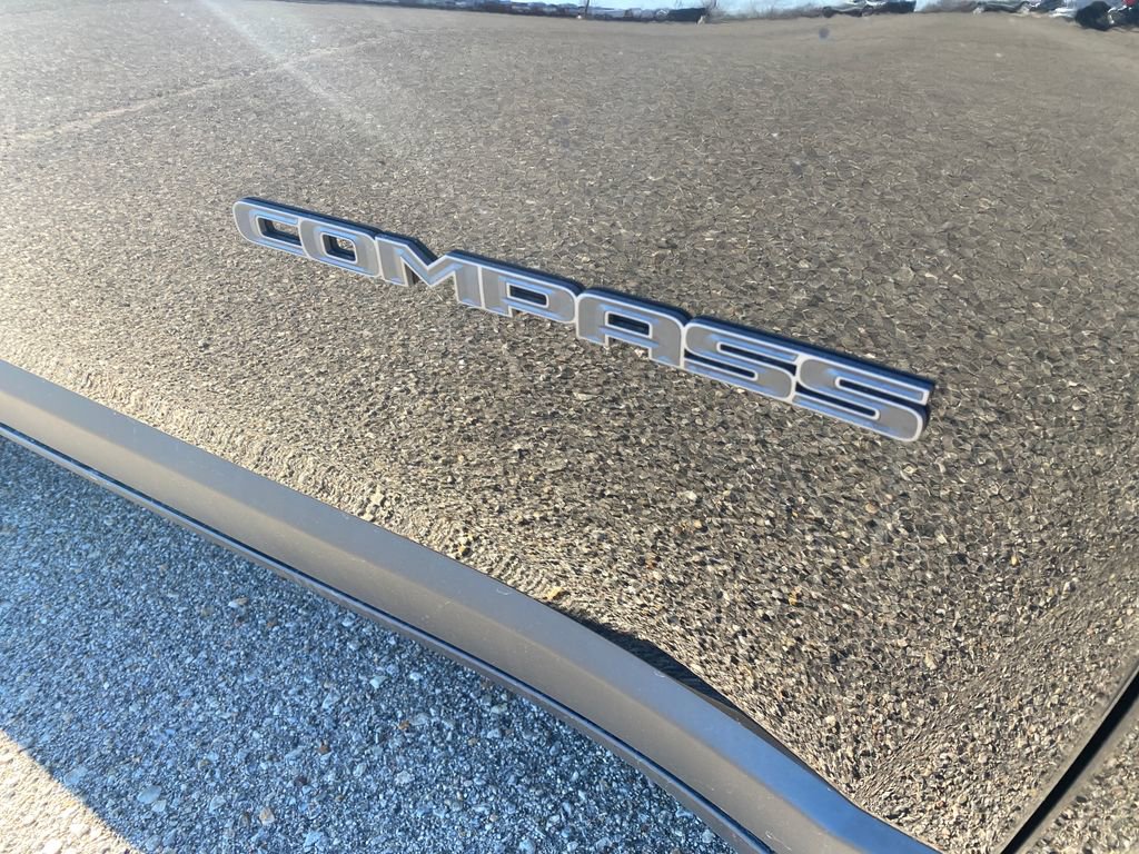 New 2026 Jeep Compass Latitude w/ Sun and Sound Group image 31