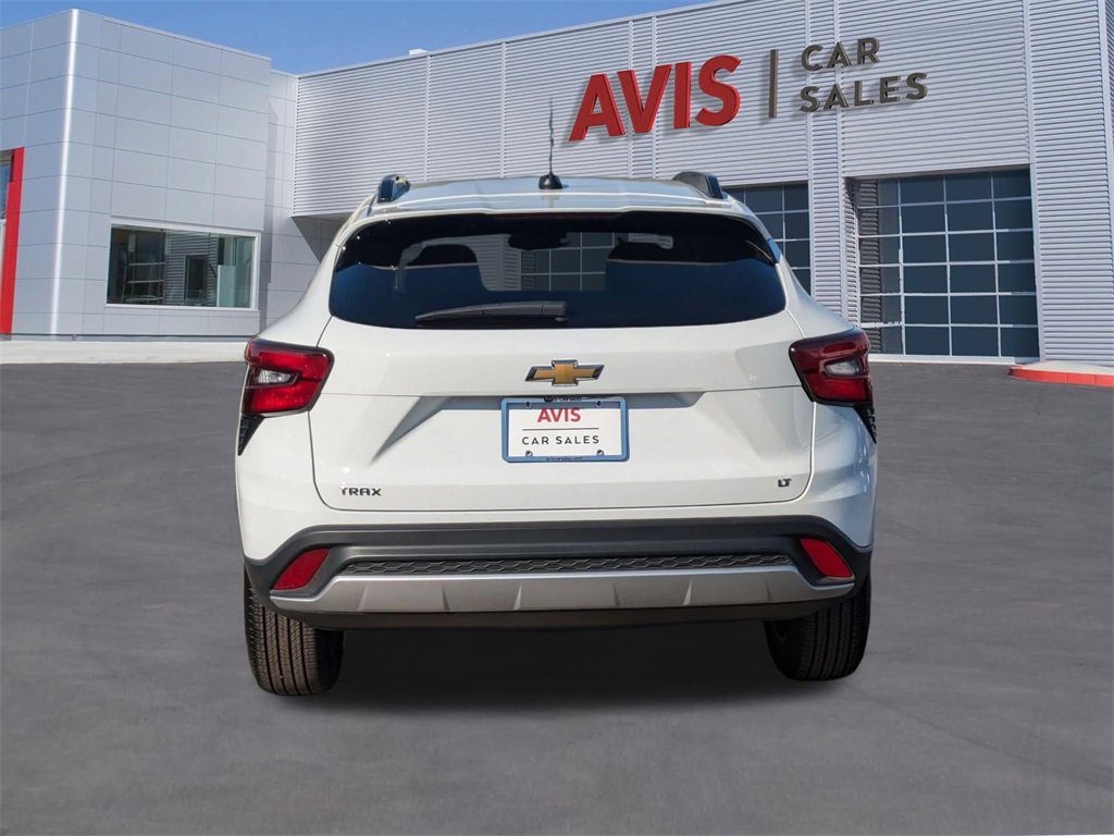 Used 2025 Chevrolet Trax LT w/ LT Convenience Package image 7