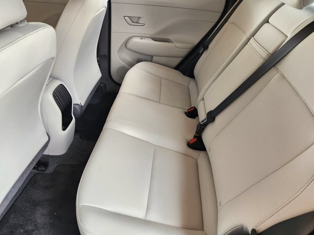 Used 2024 Hyundai Kona SE FWD image 31