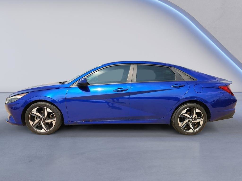 Used 2023 Hyundai Elantra SEL w/ Convenience Package FWD image 5