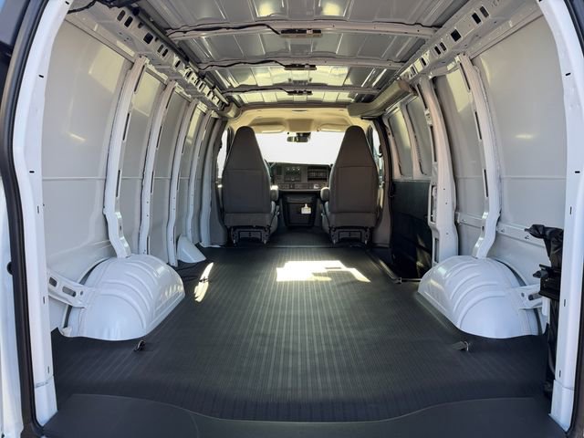 New 2025 Chevrolet Express 3500 w/ Driver Convenience Package image 13
