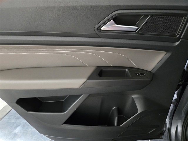 Used 2023 Volkswagen Atlas Cross Sport SE w/ Black Wheel Package image 18