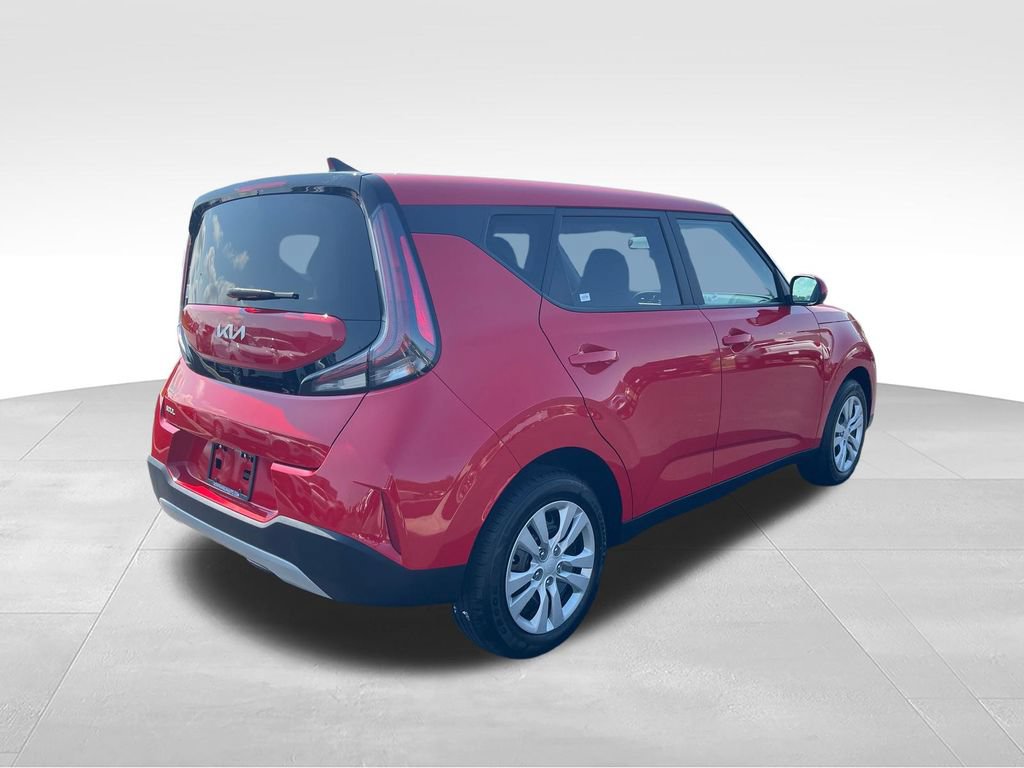 Used 2024 Kia Soul LX FWD image 5