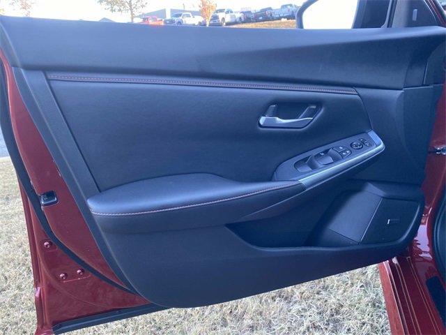 Used 2024 Nissan Sentra SR w/ SR Premium Package image 17