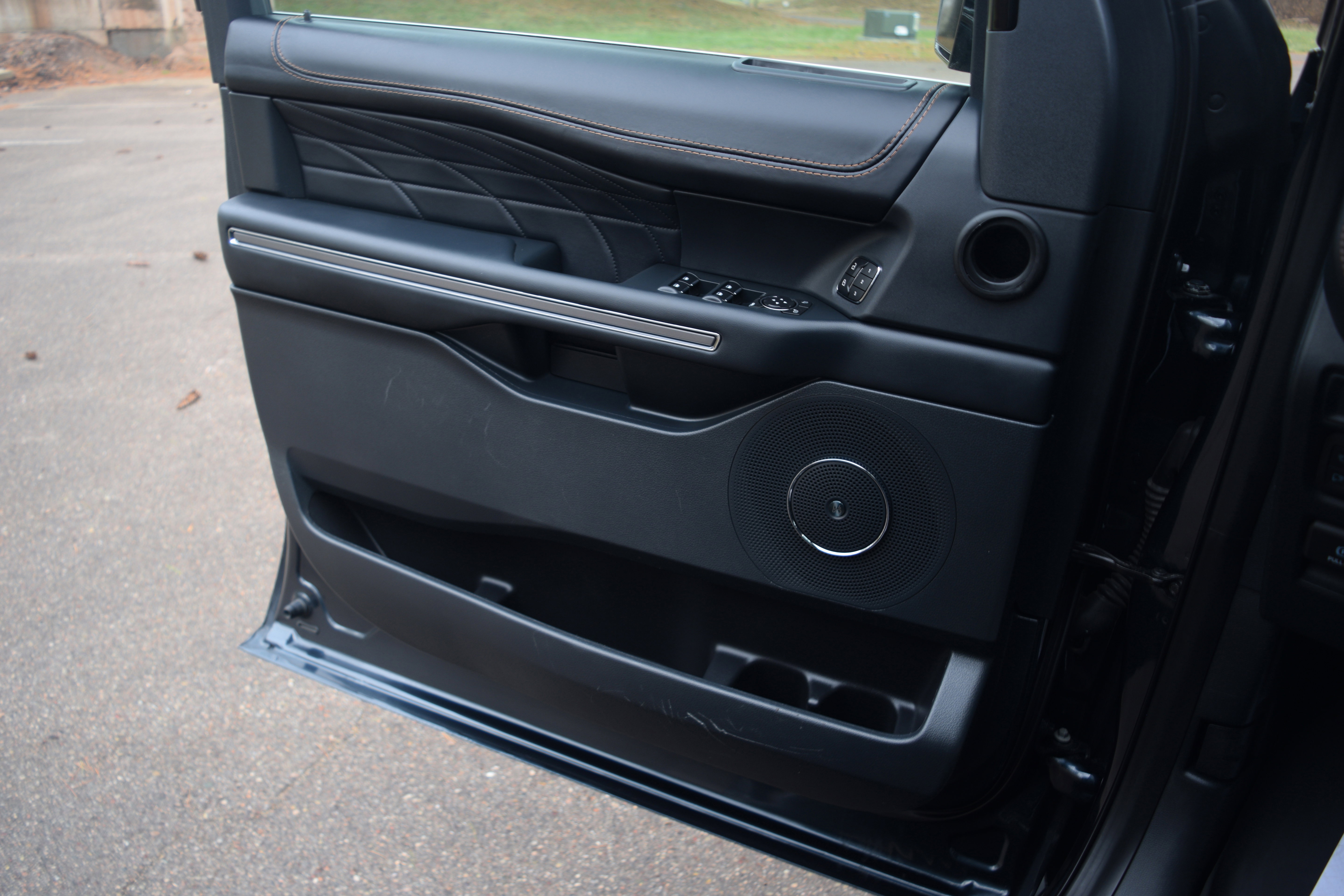 Used 2022 Ford Expedition Platinum image 21