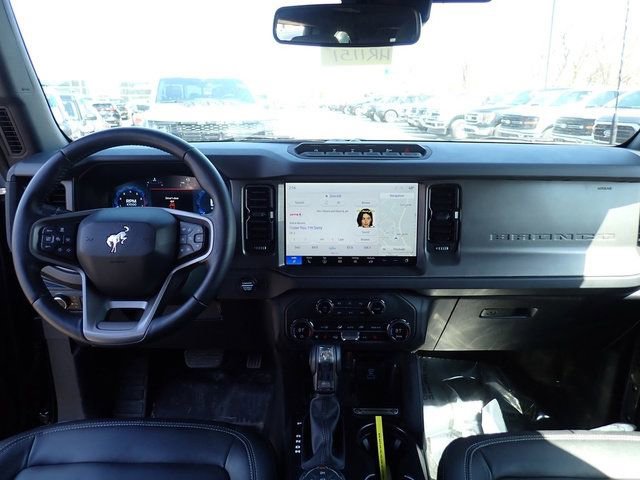 Used 2025 Ford Bronco Badlands image 12