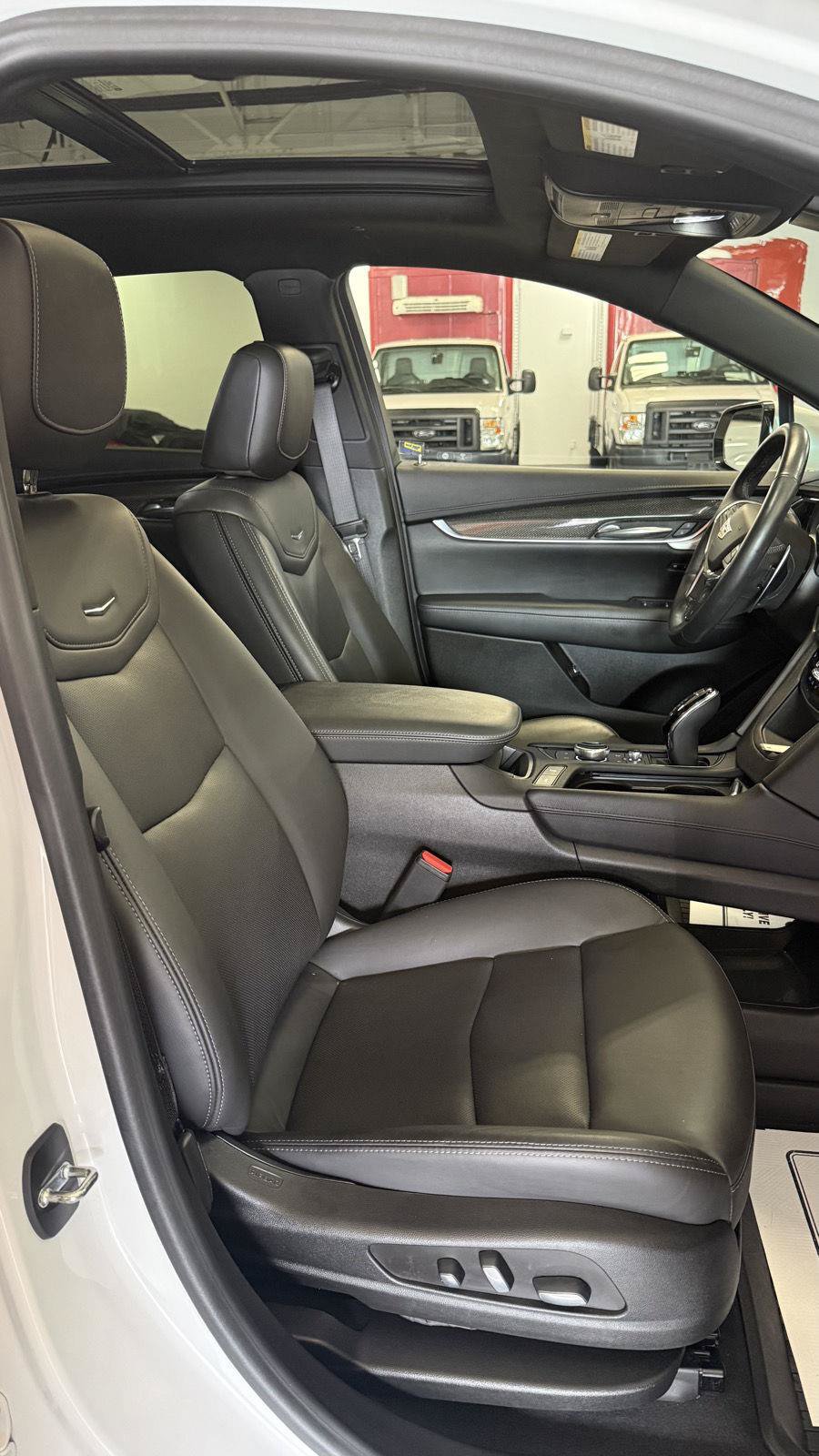Used 2023 Cadillac XT5 Sportv w/ Technology Package AWD/4WD image 19