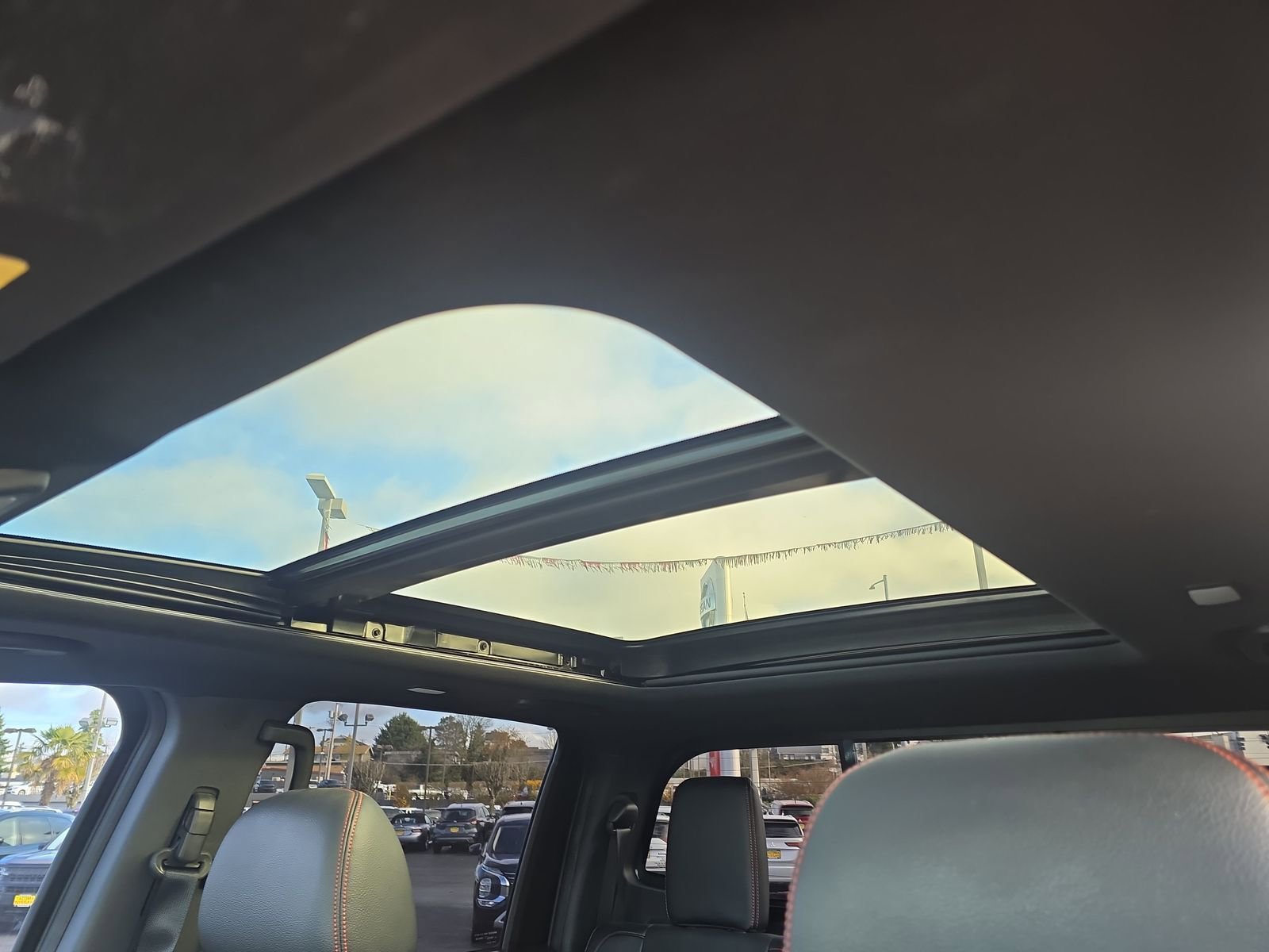 Used 2021 Nissan Titan PRO-4X w/ Pro-4x Convenience Package image 26