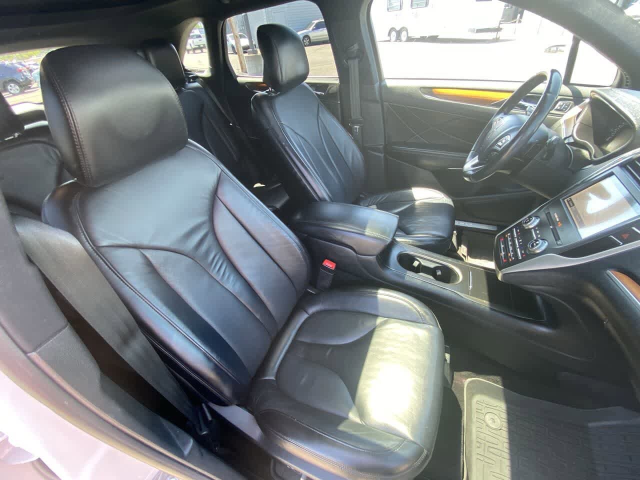 Used 2019 Lincoln MKC Select w/ Select Plus Package AWD/4WD image 25